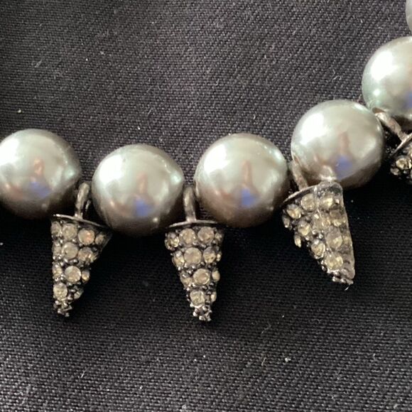 Grey faux pearl necklace with rhinestones. J0101 - Picture 5 of 5